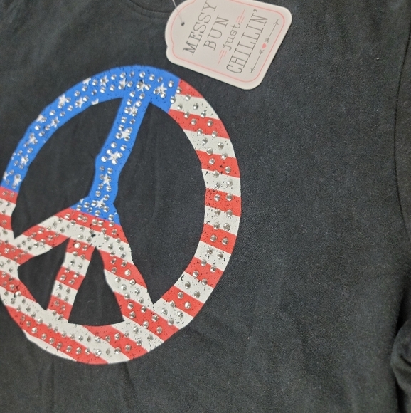 Sequin Peace sign crop tee - Picture 2 of 8